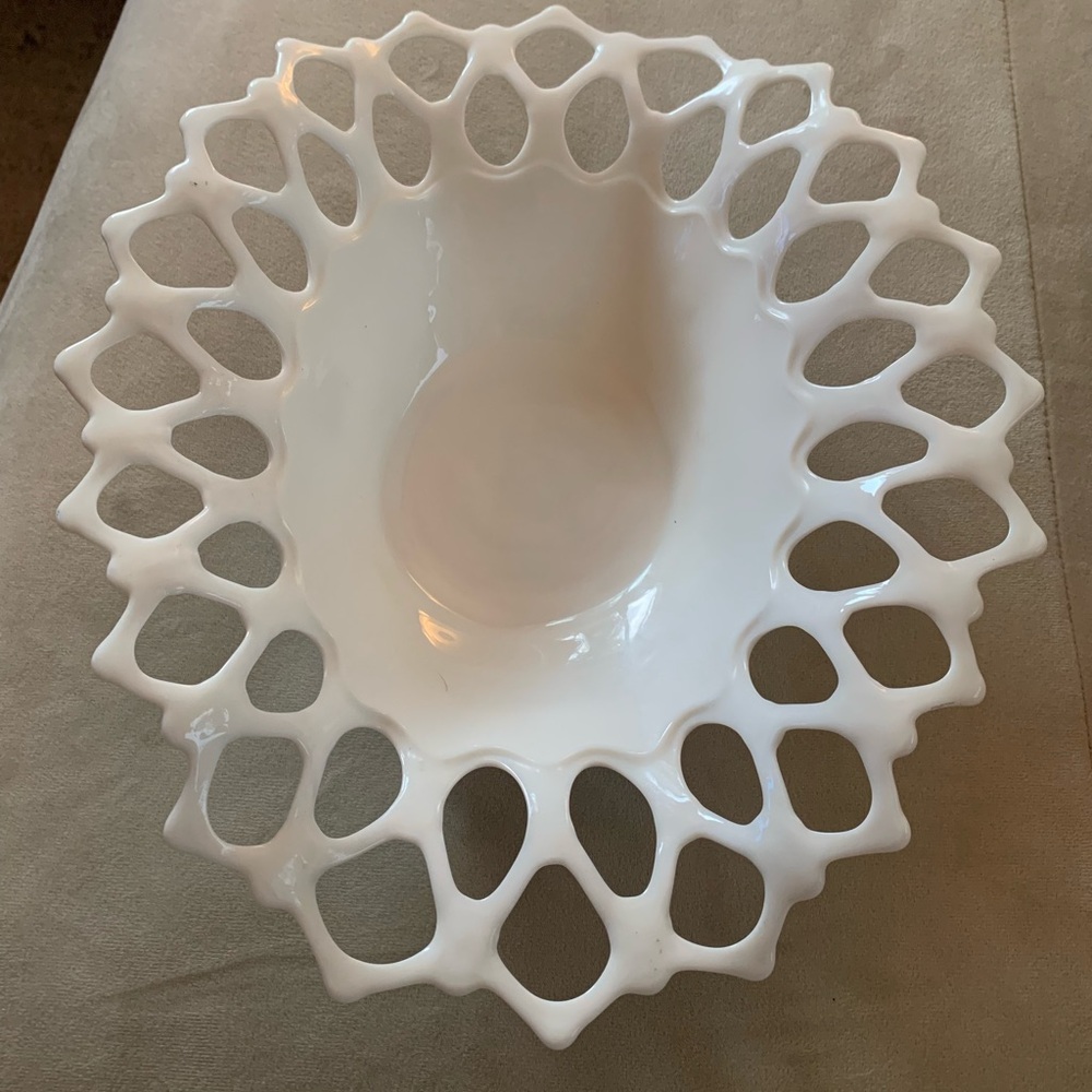 Mid Century White Milk Glass Centerpiece Bowl Westmoreland Doric Open Lace 14X11